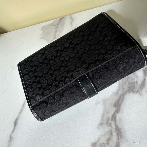 COACH wallet - Picture 2 of 5